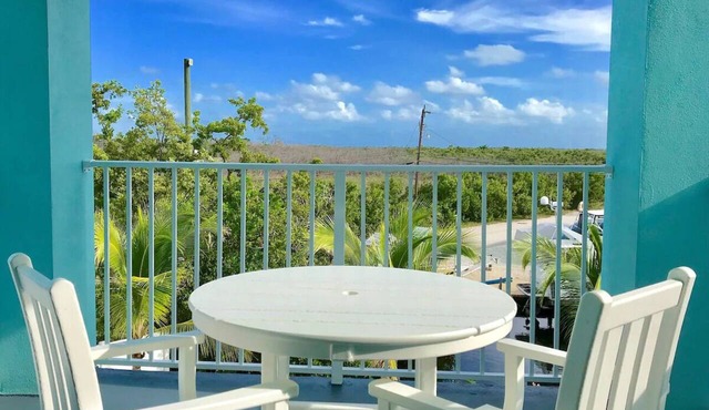Tranquil Island Studio - Perfect for Relaxation | 2 Units w/Balcony and Pool! in Layton