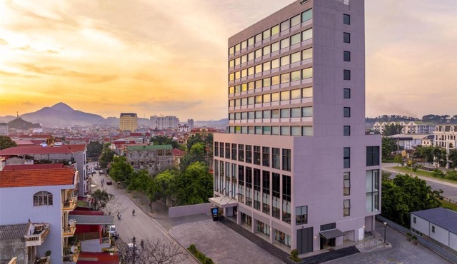 Tru by Hilton Lang Son City Centre