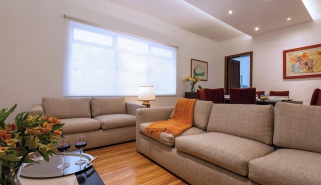 Unbeatable location, 4 bedroom 3 bathroom, elevator, WIFI, washer and dryer inside the apartment, self check in.