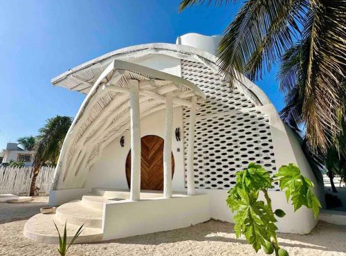 Unique Beachfront Casa Kyma, Pool, San Crisanto, Yucatan in San Crisanto
