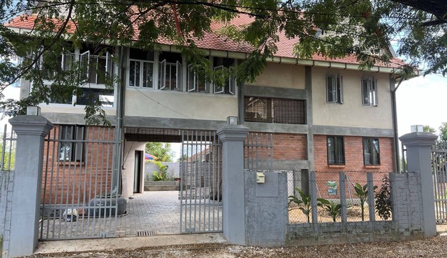 Vacation home: Cozy veranda-kitchen, pool in the inner courtyard. IDEAL: Groups up to 9