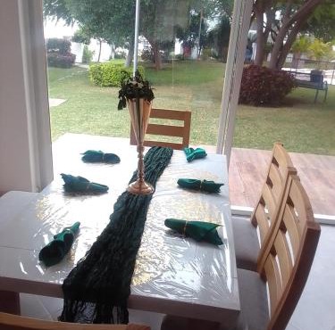 Vacation home with lake access and pool in Tequesquitengo
