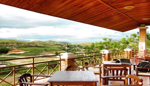 Vansana Plain of Jars Hotel