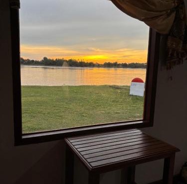 Vera Sunset homestay local experience with lao family