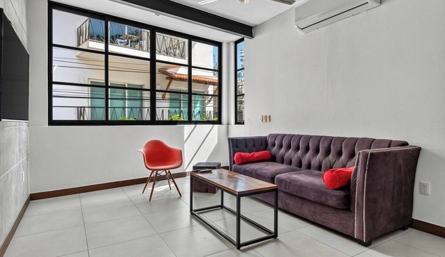 Very spacious loft in a romantic area