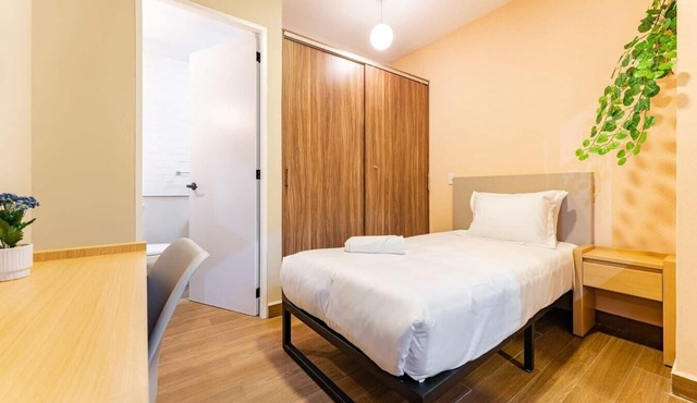 VH | Private suite | Great location | 181
