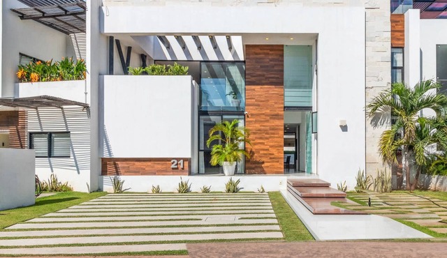 Villa 21K: 2 Private Pools and Beach Club