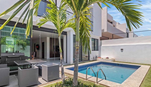 Villa 3E: 4BR w Private Pool & BNayar Beach Club