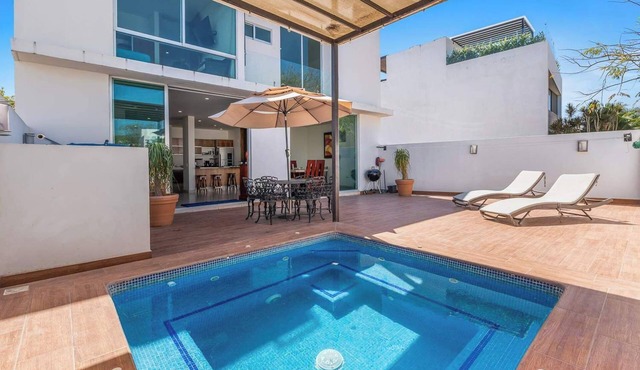 Villa 4: 5BR w Private Pool & Beach Club Access
