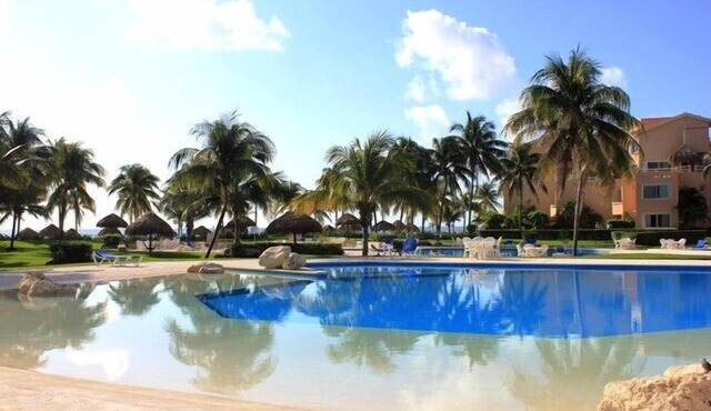 Villa Del Mar 1 "Casa de Colores" Beachfront 2 Bedroom Condo Puerto Aventuras