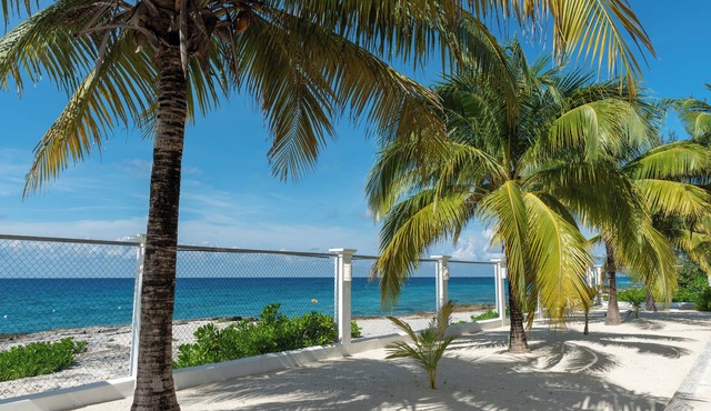 VILLA GRANDE, 4-bedroom Oceanfront Villa in Cozumel México at Villas Santa Pilar