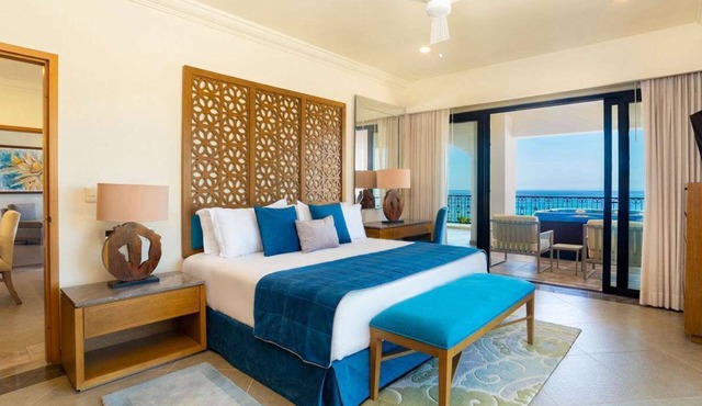 Villa La Valencia Resort Two Bedroom Condo Christmas Week 2 units available