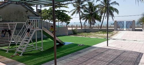 Villa mặt biển - bờ kè Đông Hải
