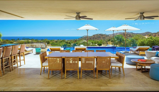 Villa Oasis, a Luxury 6 BDR