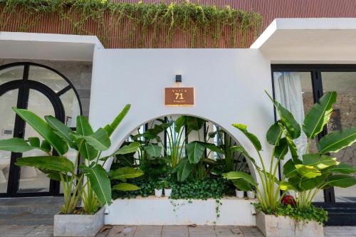 Villa Trần Phú 71 Có Bãi Tắm Riêng - View Trực Diện Biển