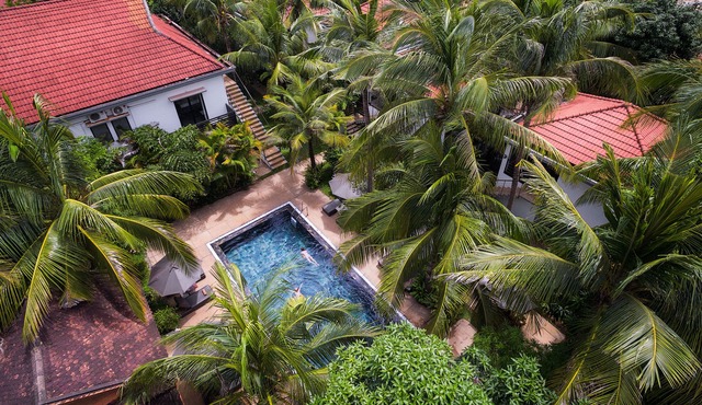 Villa with private pool- 6guests