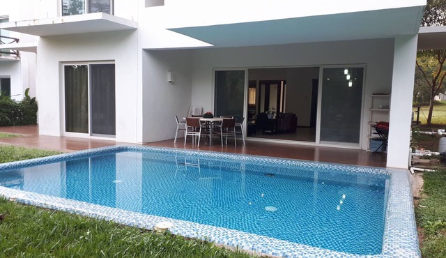 Villa with private pool, spacious ground floor, garden area