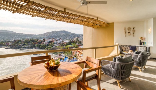Villas KauKan 401: Wake Up to Sunrises In Bed