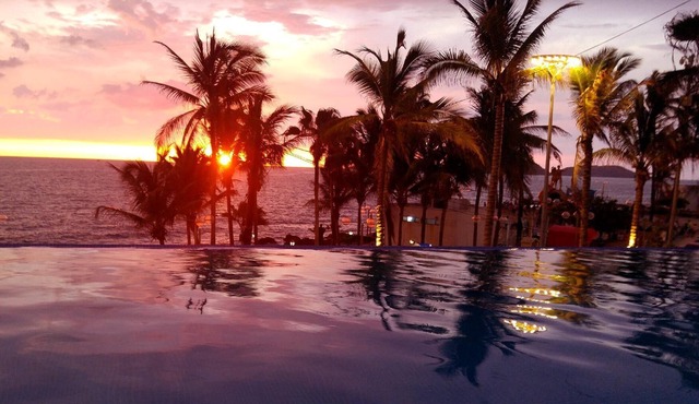 Vue Oceanfront Condo with Pool