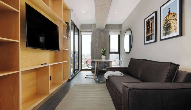 w* | Thoughtful 2BR w/Balcony in Tabacalera