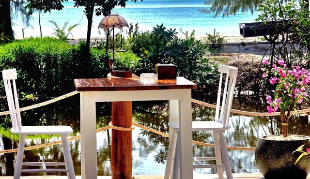WHITE BEACH RESORT LONGSET