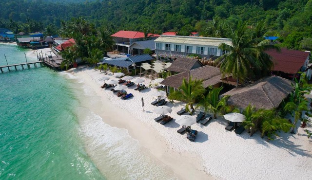WHITE SAND ARK RESORT