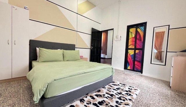 YL Legacy Homestay Paka 2
