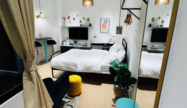 ZY 3. Elegant Studio-Riverside Vibrant D1-Skydeck @ Bitexco nearby