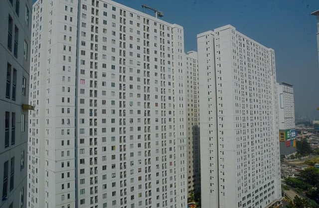 2Br Bassura City Apartment Pool View Near Bassura Mall