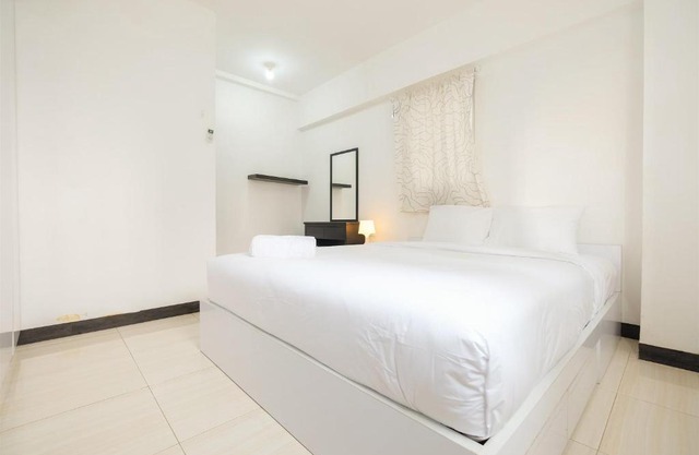 2BR The Wave Apartment near Epicentrum Kuningan By Travelio