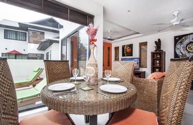 3 Bedroom Villa - Walk to Beach 11
