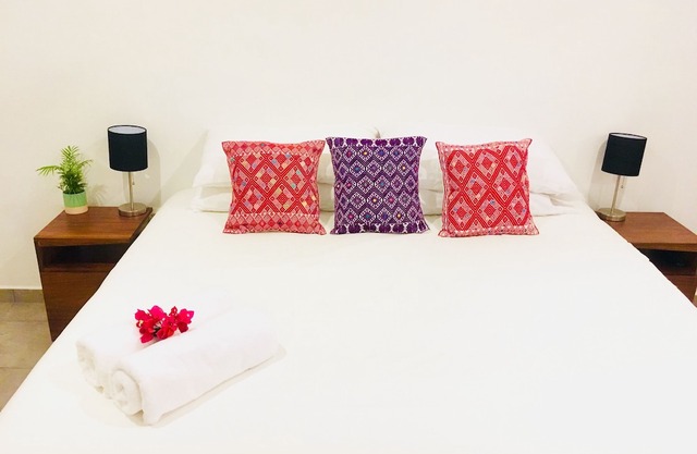 AQUA GUESTHOUSE ~ STEPS FROM BEACH ~ A+ INTERNET