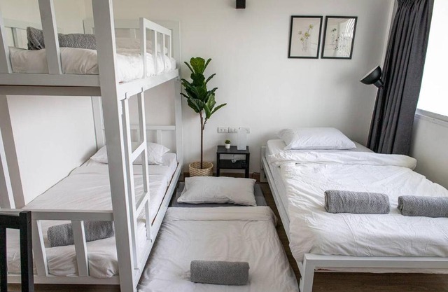 B4 Locally comfy Large room 3mins walk to MRT