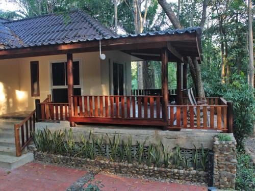 Baan Maka Nature Lodge 