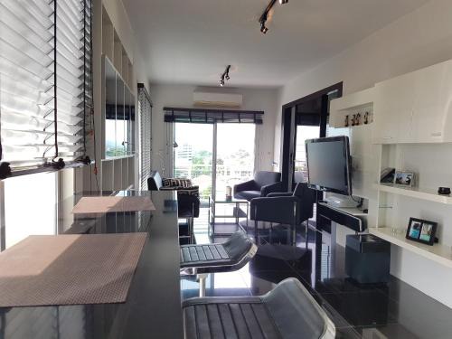 Flame Tree Residence 
