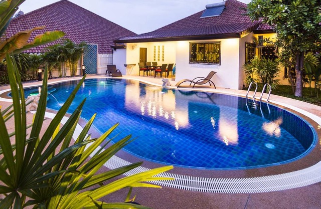 Holiday house Pattaya for 1 - 8 persons with 4 bedrooms - Holiday home