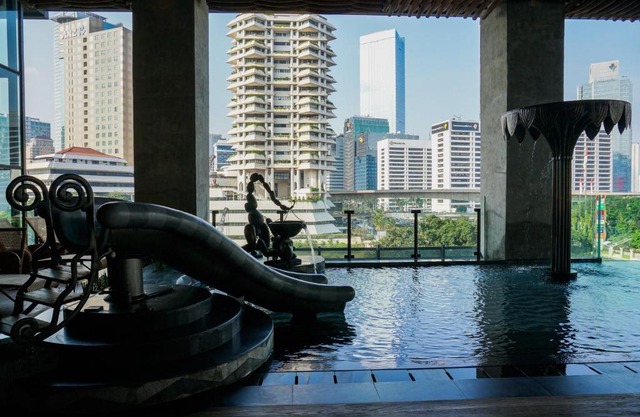 Luxury Classic 2BR Sudirman Suites Apartment By Travelio
