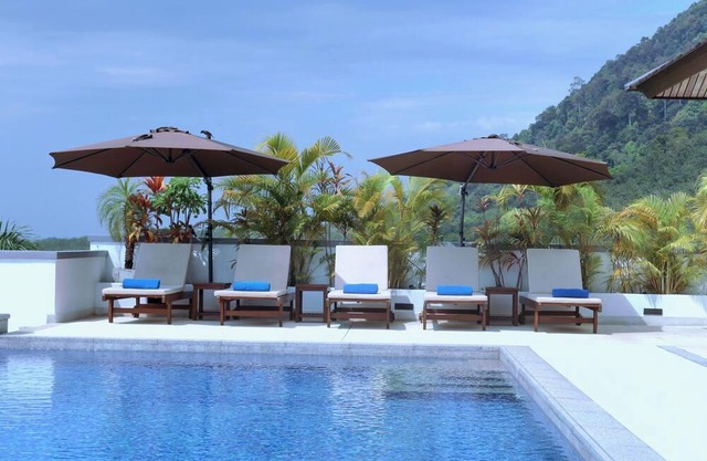 Luxury Serviced Pool Villas With Ocean View