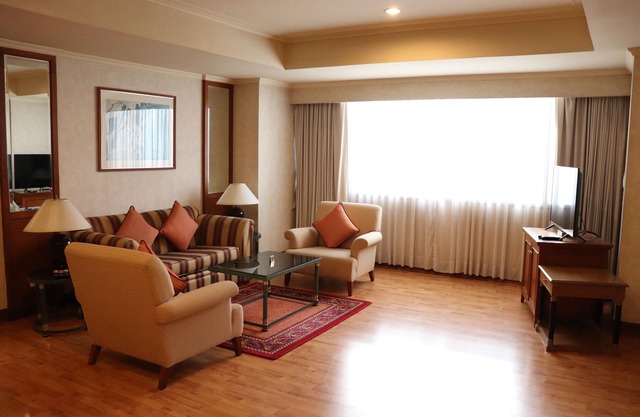 One Bedroom Grand Suite Apartment in the city center (G7)