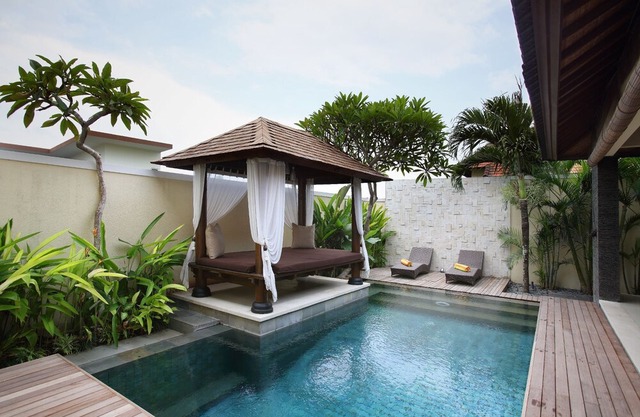 One Bedroom Villa in Berawa, Canggu, with a private plunge pool and kitchen