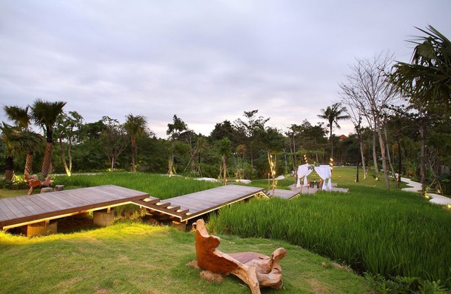 One Bedroom Villa in Berawa, Canggu, with a private plunge pool and kitchen