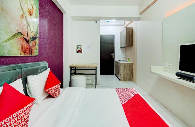 OYO Flagship 90087 Apartment Menara Rungkut 2