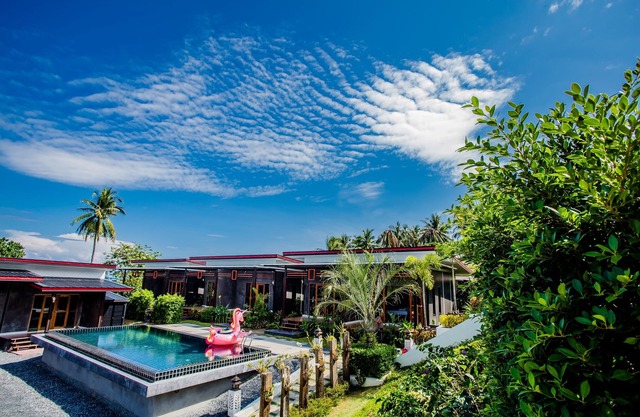 Room Only · Villa with Garden View, 16min to Phuket Old Town