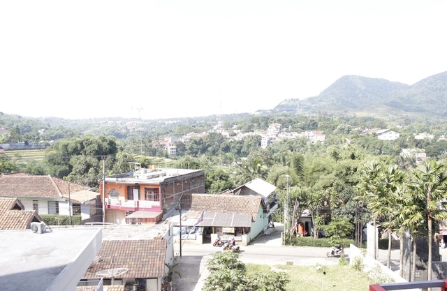 Tranquil Studio Apartment Near Unpad at Taman Melati Jatinangor
