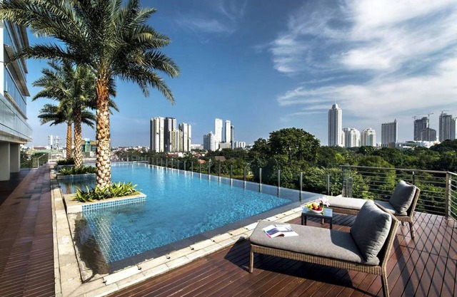 Two-bedroom Executive Serviced Apartment Oakwood Suites La Maison