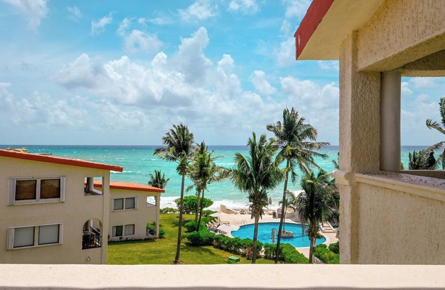 Xaman Ha Penthouse! 3 Bdrm Ocean View! 7117