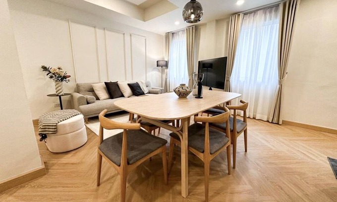 Bangkok Central Business District Apartment | 100 m² Apartment ∙ 3 bedrooms ∙ 8 guests