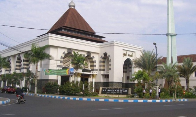 Tulungagung House | 100 m² House ∙ 3 bedrooms ∙ 10 guests