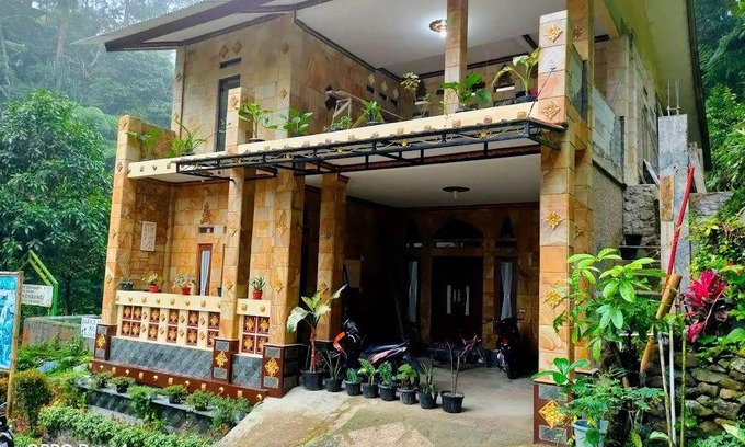 Pamijahan Villa | 100 m² Villa ∙ 3 bedrooms ∙ 10 guests