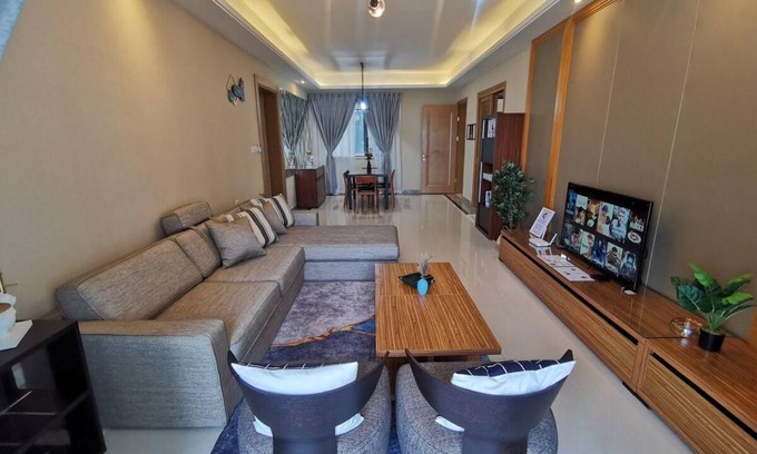 Central District Apartment | 110 m² Apartment ∙ 4 bedrooms ∙ 8 guests